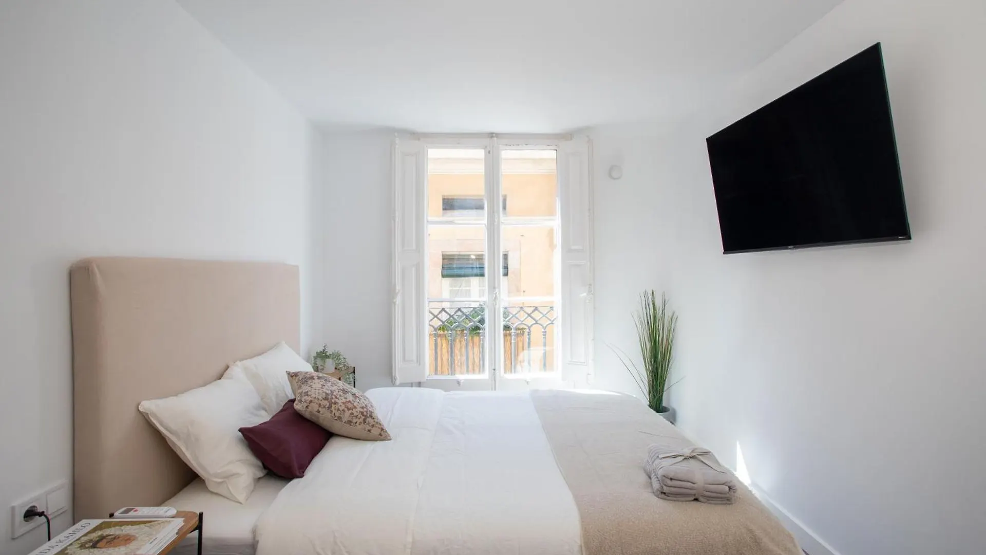 Antique Soul Apartments & Studios Ramblas Barcelona 0*,  Spanien